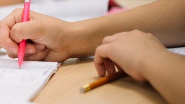 Los vouchers educativos comenzarán a cobrarse en mayo 2024.-