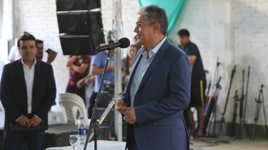 El gobernador de Neuquén durante su discurso en Sauzal Bonito el sábado.