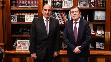 El ministro del Interior y el gobernador de Santiago del Estero. 