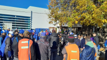 Imagen de Levantan las protestas en galpones del Alto Valle: una reunión podría destrabar el conflicto con los trabajadores
