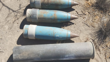 Los proyectiles de artillería fueron hallados en la barda norte de Regina. Creen que podría estar vinculado también al hallazgo de "gelamon". foto: gentileza.