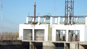 Encuentran un muerto en la usina hidroeléctrica de Cinco Saltos