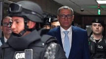 Imagen de La policía de Ecuador ingresó a la embajada de México y detuvo al exvicepresidente Jorge Glas