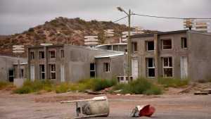 De norte a sur, las obras que Figueroa prometió con la deuda y la sorpresiva ampliación del listado