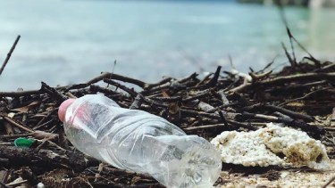 CocaCola, Pepsi y Nestlé encabezan la lista de las empresas más contaminantes con "plásticos de marca". Foto de Catherine Sheila