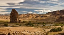 Imagen de Piedra Parada: cómo llegar al tótem oculto de la Patagonia que reina en la estepa
