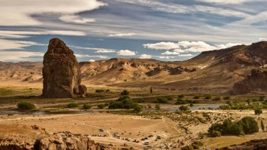 Piedra Parada: cómo llegar al tótem oculto de la Patagonia que reina en la estepa