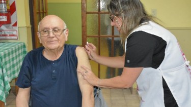 Jubilados y pensionados afiliados a PAMI pueden vacunarse contra la gripe.-