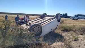 Vuelco sobre Ruta 22 cerca de Choele Choel: una mujer con lesiones graves