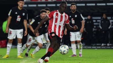 Estudiantes se impuso 2-0 ante Riestra.  (Foto: Ignacio Amiconi/Fotobaires).