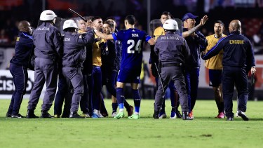 La policía de Brasil agredió a un jugador de Talleres. (Foto: Marcello Zambrana/AGIF)