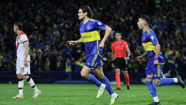 Boca recibe a Vélez en la Bombonera con Cavani entre los titulares. (Foto: Fotobaires)
