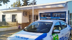 Le robó una PlayStation 4 a su suegra en Viedma y fue detenido por la Policía por portar un arma de fuego