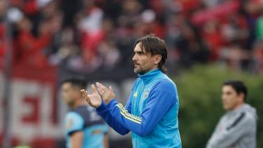 Diego Martínez quiere evitar los 16avos. en la Copa Sudamericana.