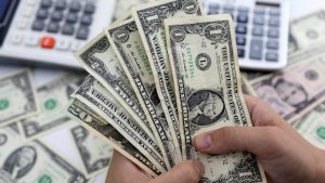 Dólar hoy: leve suba del blue y fuerte incremento de los financieros, ¿a cuánto cerraron este lunes?