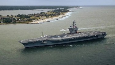 El USS George Washington permanecerá en aguas argentinas, ya que por sus dimensiones no puede amarrar en ningún puerto de nuestro país. Foto gentileza