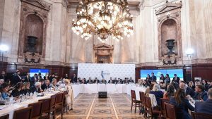 Ley Bases | El Senado retoma este lunes el debate: ¿de quiénes depende la firma de un dictamen?