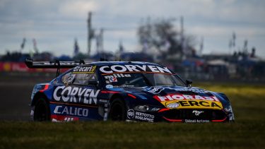 Manu Urcera presentó su nuevo Ford Mustang.