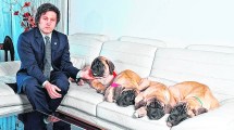 Imagen de Video | Adorni evitó responder por los perros clonados de Milei:  “De la vida privada del Presidente no vamos a hablar”