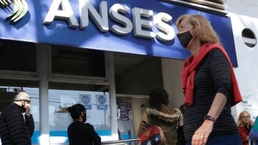 Las jubilaciones y pensiones de Anses vendrán con un aumento del 8% y un bono en junio 2024. 