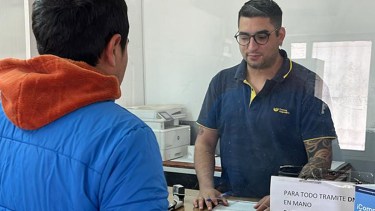 Nicolás Ramirez, el empleado de Correo Argentino que salió en defensa de los usuarios y el servicio. Foto: gentileza.