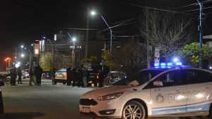 La banda que cayó anoche en Roca recorría el Alto Valle robando neumáticos con inhibidores de alarmas