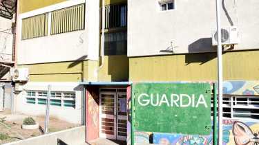 Una policía de Regina terminó con una herida de bala: detuvieron a su pareja