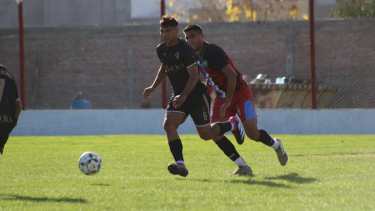 En el Este, Círculo Italiano está cerca de la clasificación. 