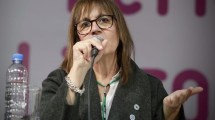 Imagen de Gentile expuso por el ajuste a las universidades en la Feria del Libro: «Una constante de los procesos neoliberales»