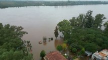 Imagen de Video: vagones abandonados del tren los salvaron de la inundación en Concordia: más de 500 evacuados