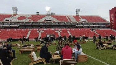 Independiente realizó un evento dentro del campo de juego. Foto: @calderadiablo.