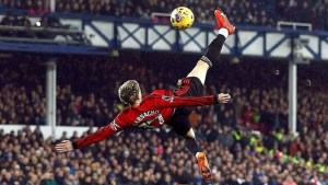 Un golazo de Alejandro Garnacho fue elegido como mejor de la temporada en la Premier League