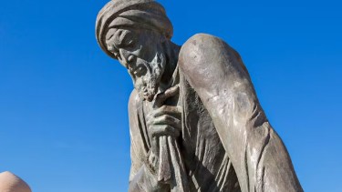 Monumento a Al-Khwārizmī en Jiva (Uzbekistán). MehmetO/Shutterstock.