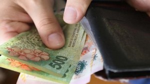 Los salarios cayeron un 15% en el último semestre tras la devaluación de diciembre