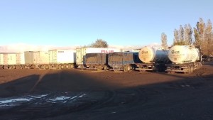 Hay 50 camiones varados en Las Lajas por el cierre del paso Pino Hachado
