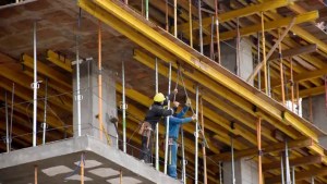 Desde la asunción de Milei se perdieron más de 60 mil empleos privados: el impacto de la construcción