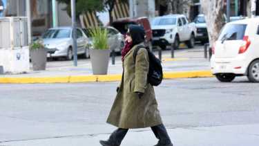 Otro lunes de bajas temperaturas en Neuquén. Foto Matías Subat. 