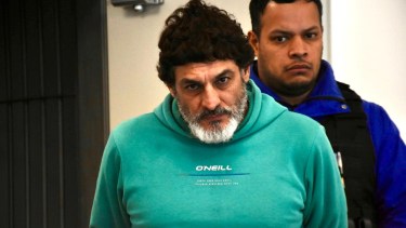 Jorge Sosa se dejó crecer la barba. Circulaba por Cipolletti en un vehículo robado. (Matías Subat)