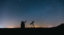 Imagen de ¿Binoculares o telescopio? Los consejos de un experto para principiantes observadores del cielo