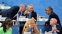 Imagen de Aun con críticas, Weretilneck logró apoyo legislativo para sus planes de gobierno