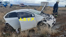 Imagen de Fuerte vuelco seguido de incendio en la Autovía Norte de Plottier: hay una persona herida
