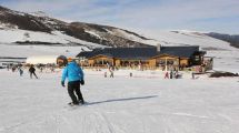 Imagen de Vacaciones de invierno en Chile: cuánto sale esquiar del otro lado de la cordillera