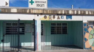 El Centro de Salud del barrio IPPV en Viedma suspendió sus operaciones debido al robo de cables eléctricos. Foto: gentileza.