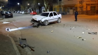 Triple choque en Cipolletti: uno de los autos había sido robado en Neuquén, los pasajeros huyeron