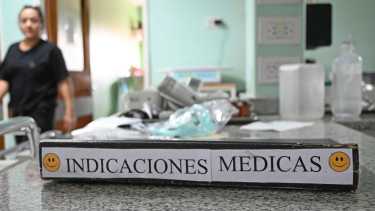Un proyecto de ley propone que se elimine la retención de título al personal de salud en Río Negro. Foto: Florencia Salto