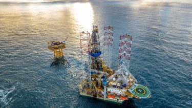 Más cerca. Comenzó la perforación de los tres pozos productores del proyecto offshore Fénix.