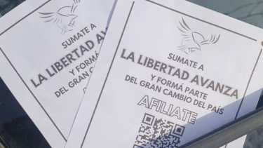 Los panfletos que aparecieron esta semana 
en el centro de Cipolletti.