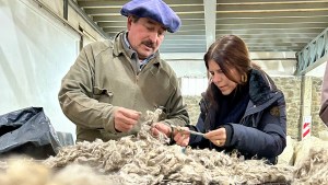 Del corral de cabras de la Patagonia a las pasarelas de Japón y París
