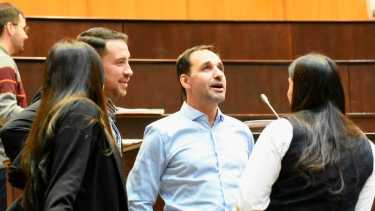 En la Legislatura piden a Rolando Figueroa que no devuelva los descuentos a los docentes