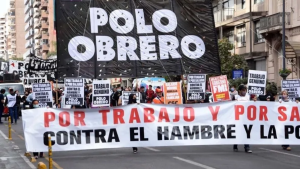 Organizaciones sociales salieron a la calle tras el escándalo de alimentos en Capital Humano